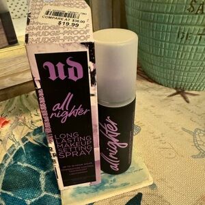 Urban Decay all nighter makeup setting spray